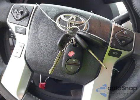 2015 Toyota Tundra Limited 5.7L V8 z USA, uszkodzony, nr VIN 5TFHW5F1XFX466887